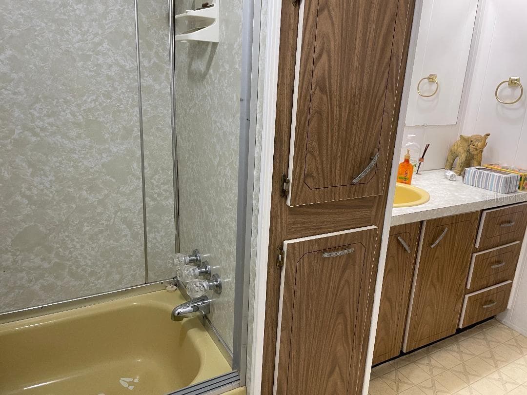 Mobile Home at 112 PALM DR #B, EUSTIS, photo 17 of 26