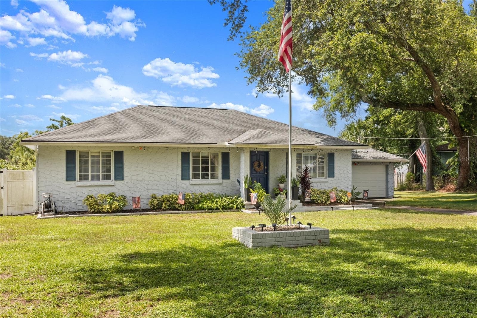 Single Family Residence at 920 ALICIA AVE, TAMPA, photo 4 of 45