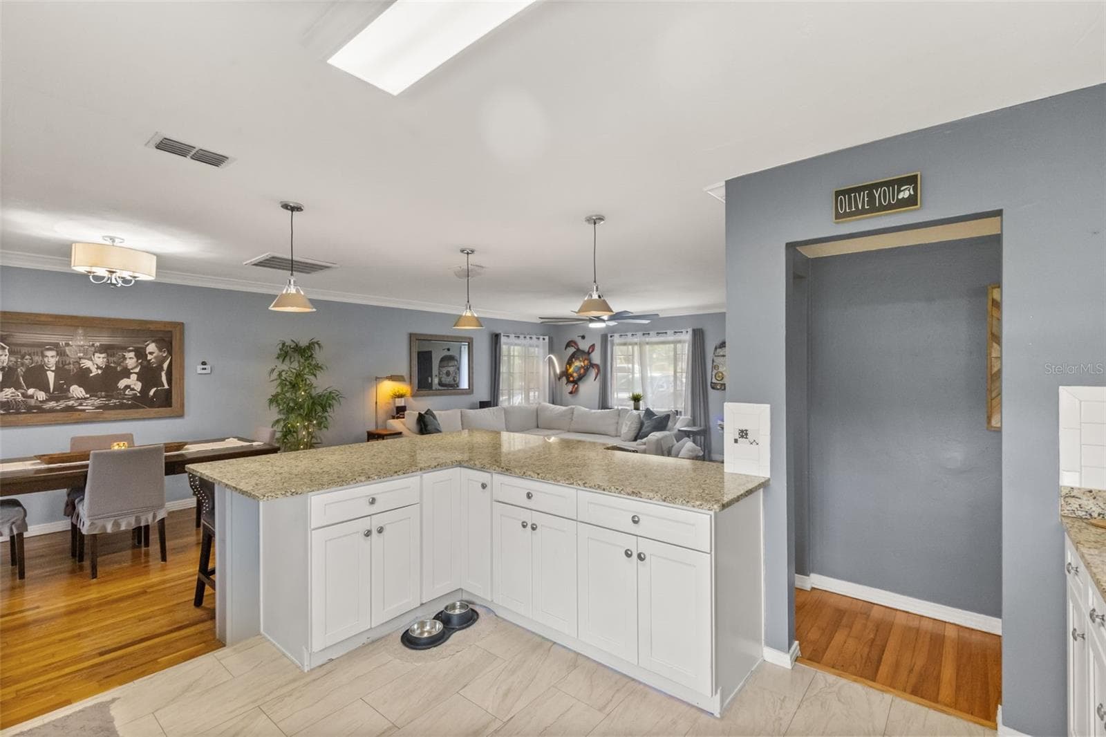 Single Family Residence at 920 ALICIA AVE, TAMPA, photo 15 of 45