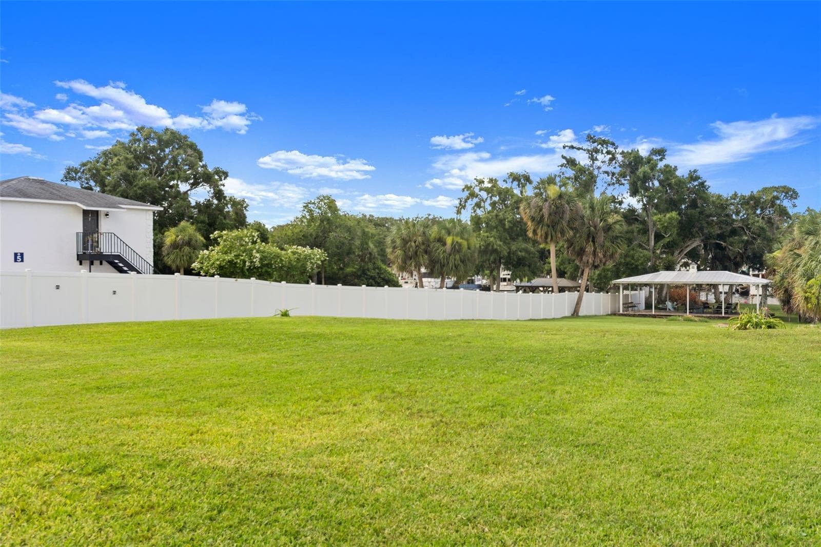 Single Family Residence at 920 ALICIA AVE, TAMPA, photo 32 of 45