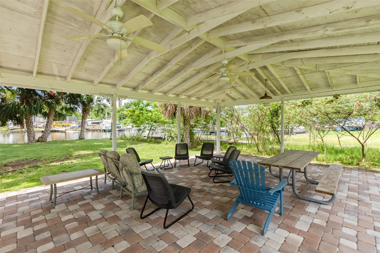 Single Family Residence at 920 ALICIA AVE, TAMPA, photo 35 of 45