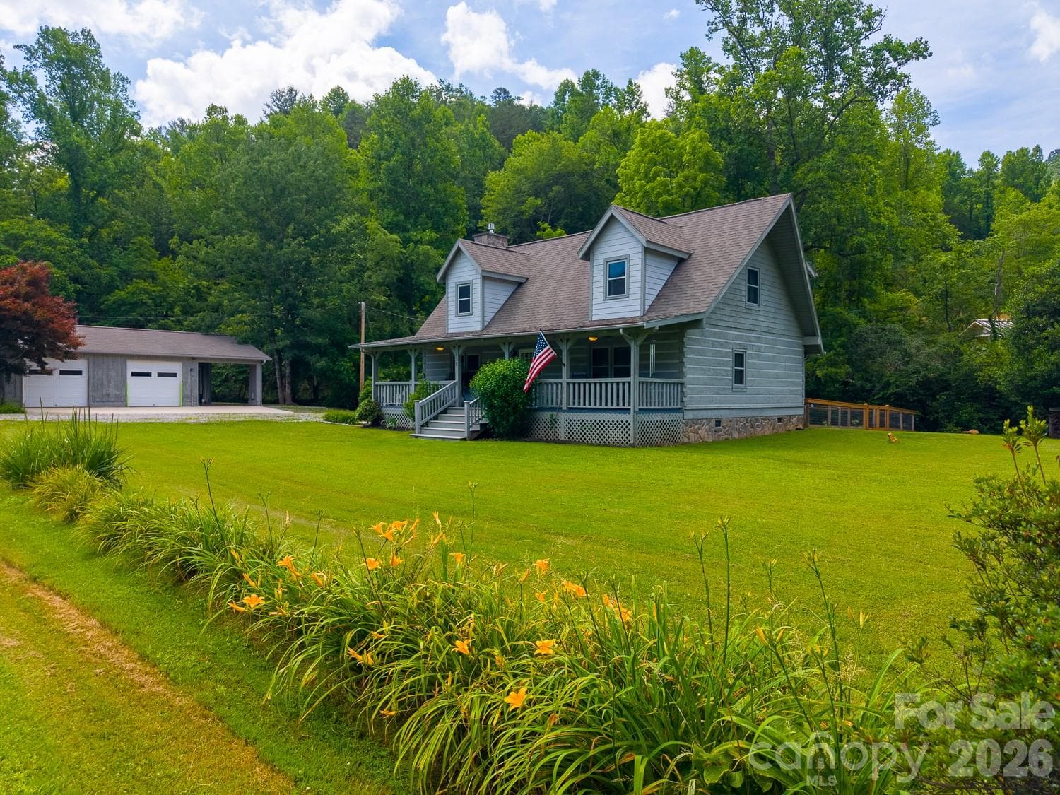 Single Family Residence at Sylva, photo 2 of 44