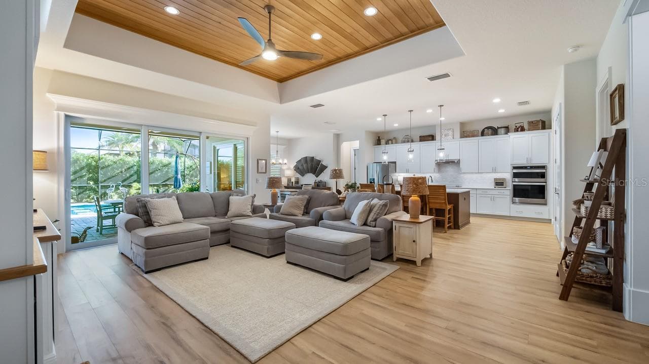 Living Room with Wood Tray Ceiling - 4008 PINNACLE PLACE CT, LADY LAKE