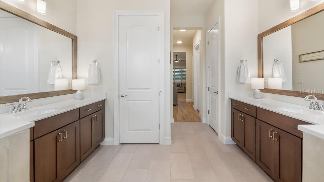 Separate Vanities - 4008 PINNACLE PLACE CT, LADY LAKE