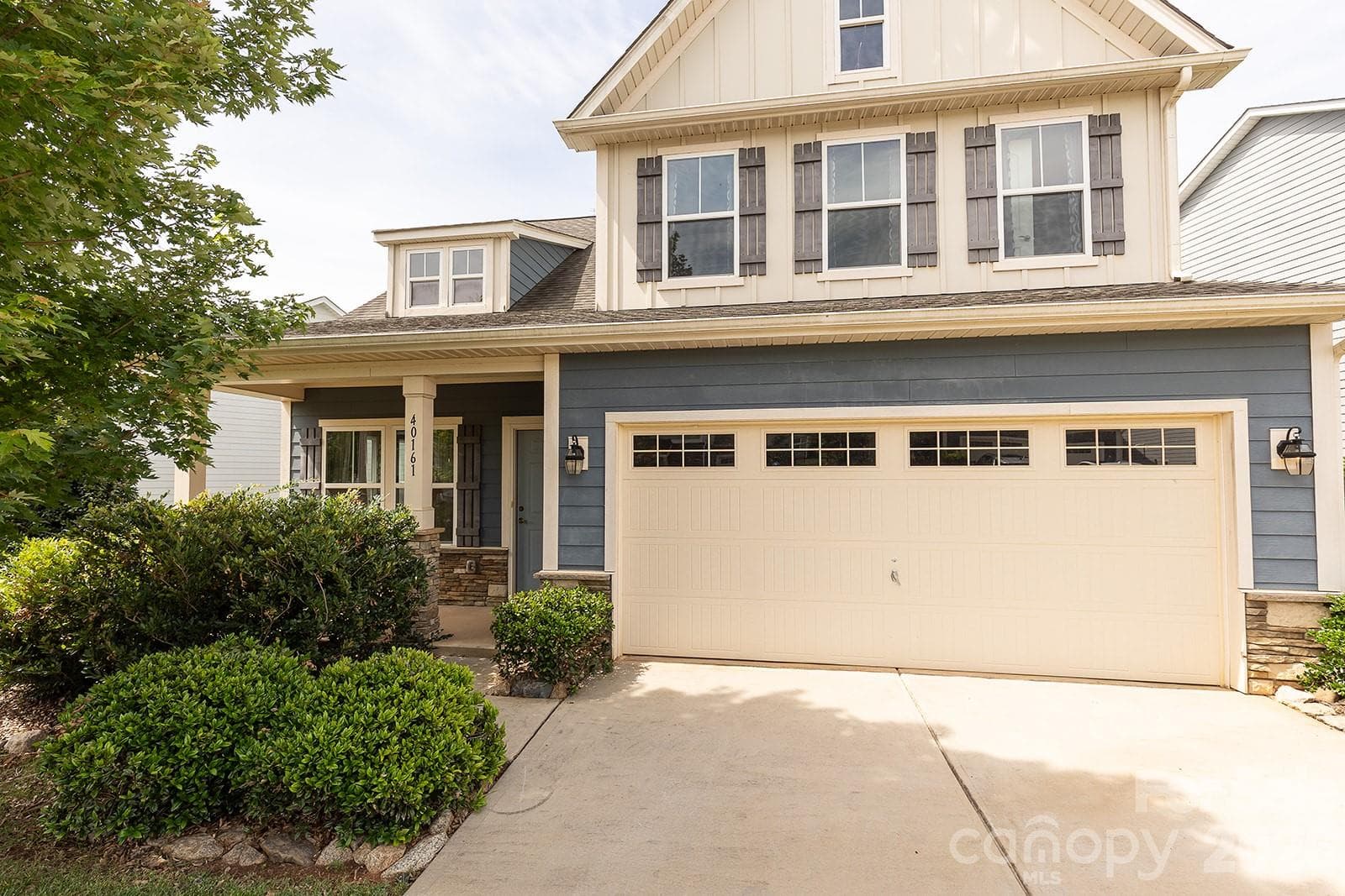 Single Family Residence at Lancaster, photo 2 of 37