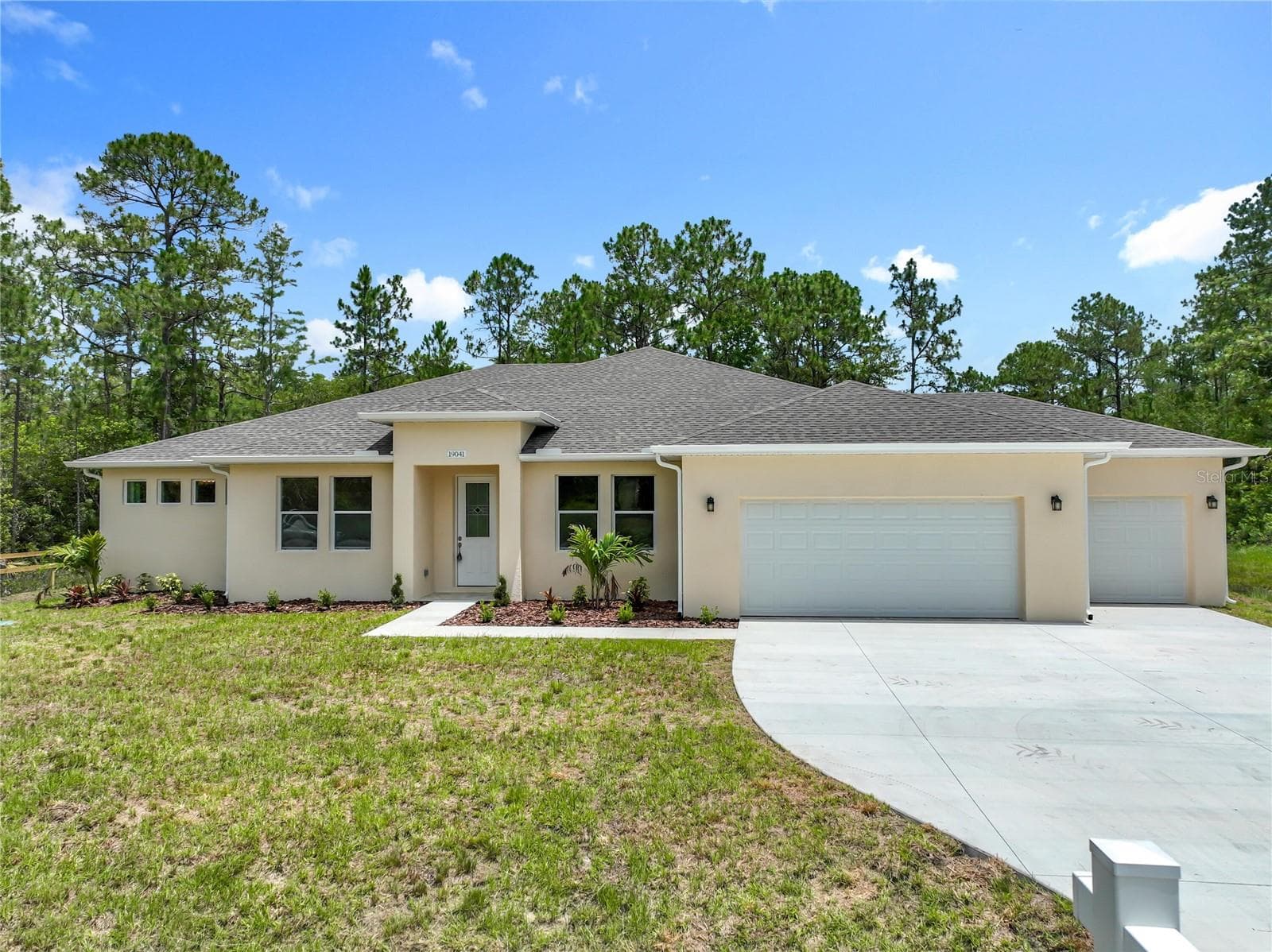 19041 MARDI GRAS ST