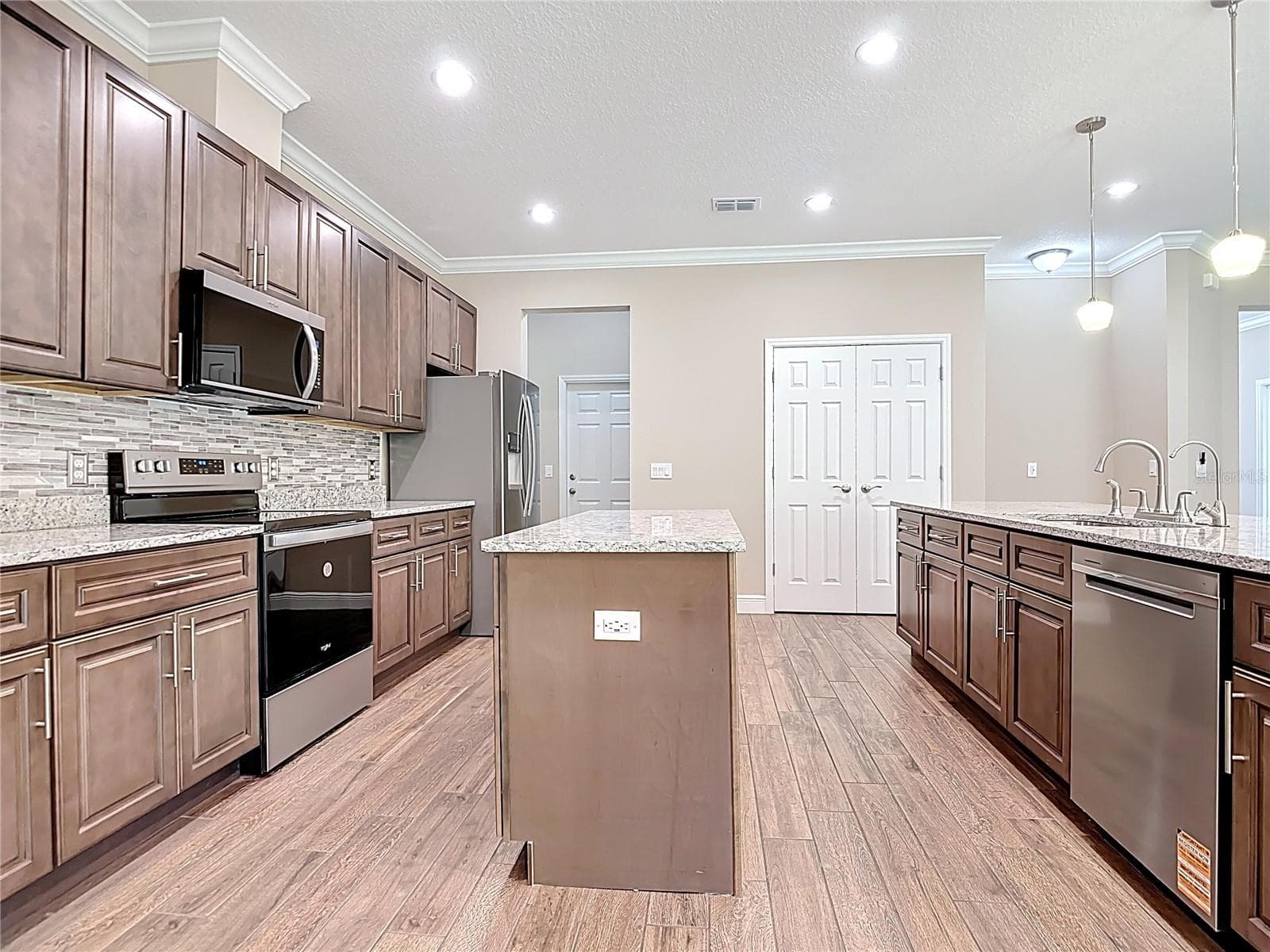 Single Family Residence at 19041 MARDI GRAS ST, ORLANDO, photo 3 of 57