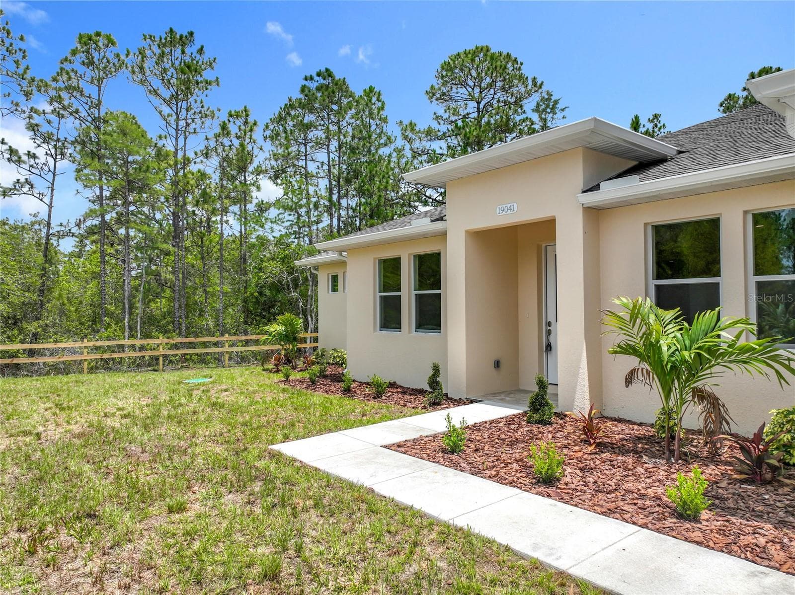 Single Family Residence at 19041 MARDI GRAS ST, ORLANDO, photo 6 of 57