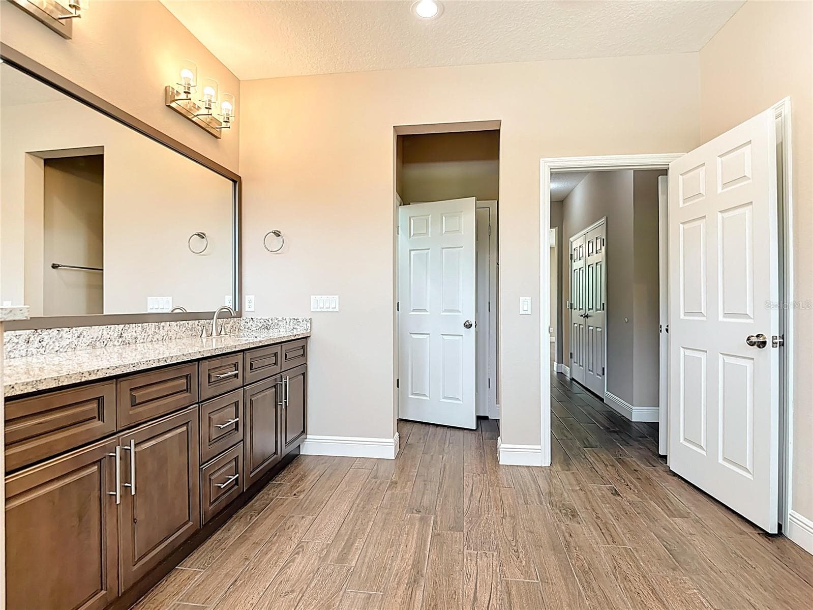 Single Family Residence at 19041 MARDI GRAS ST, ORLANDO, photo 11 of 57