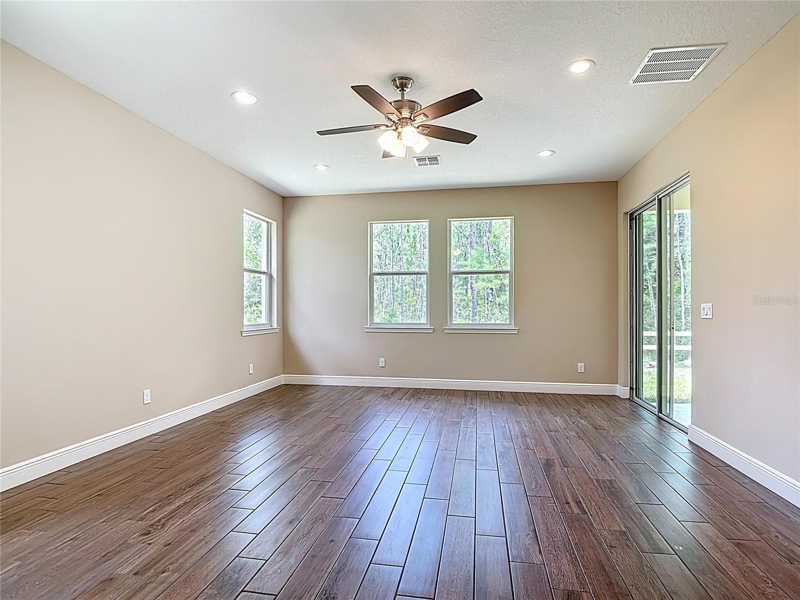 Single Family Residence at 19041 MARDI GRAS ST, ORLANDO, photo 19 of 57