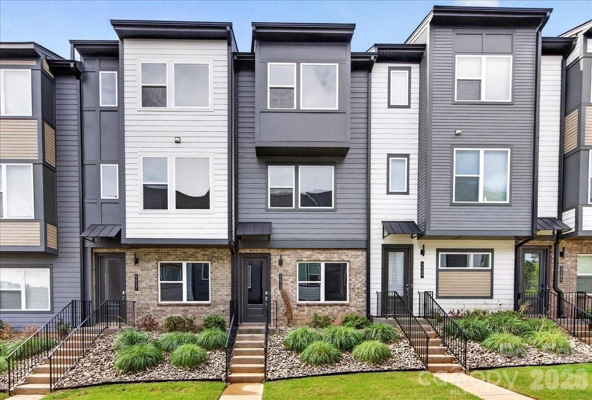 Three story townhome in Charlotte, NC - Charlotte