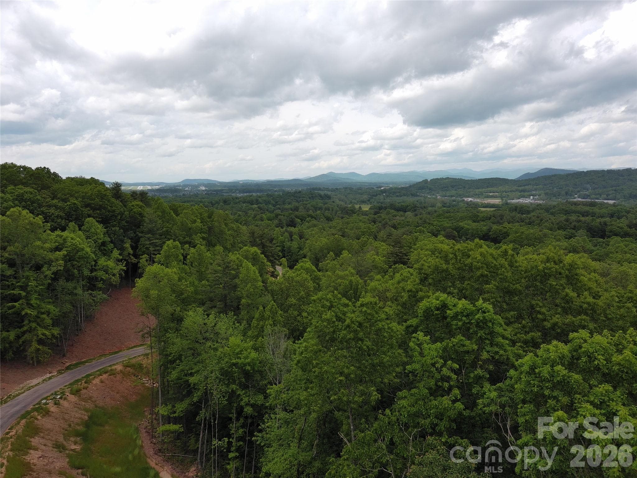 Lot at Hendersonville, photo 2 of 3
