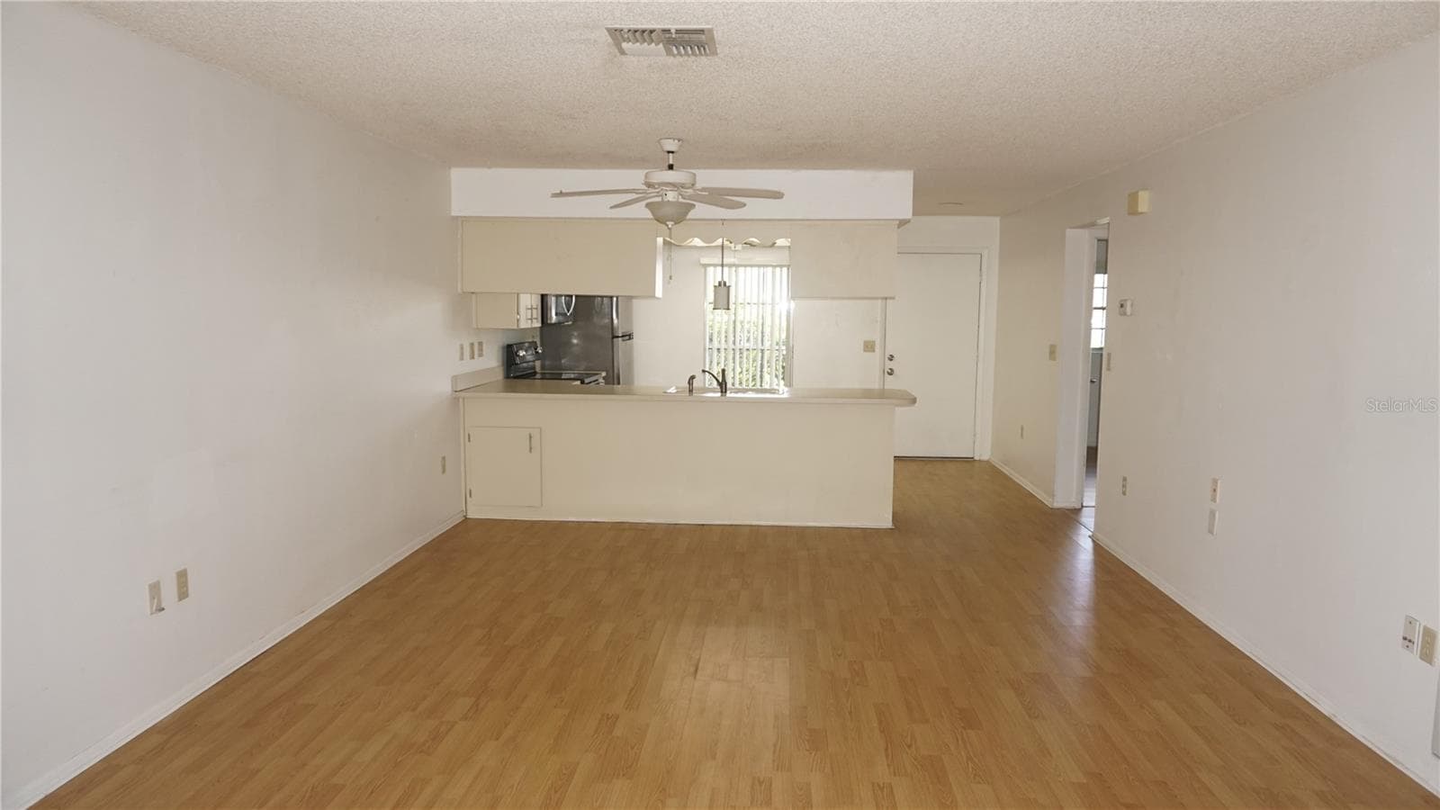 Condominium at 12543 DEARBORN DR, HUDSON, photo 7 of 25
