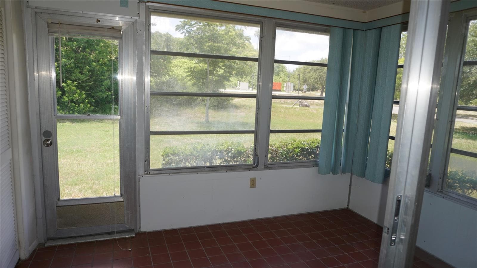 Condominium at 12543 DEARBORN DR, HUDSON, photo 12 of 25