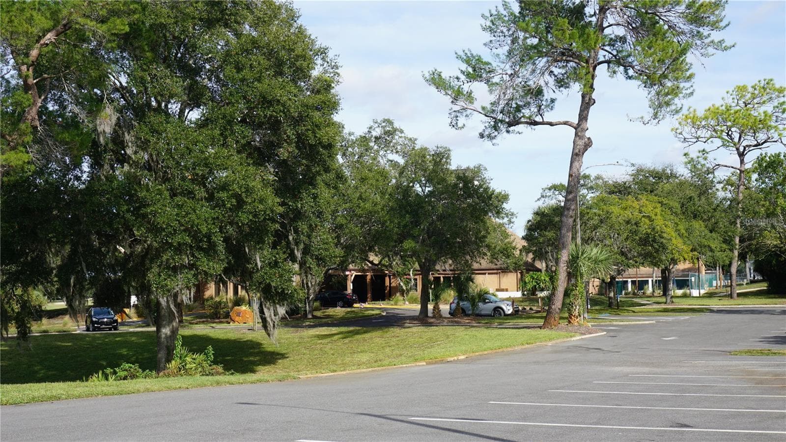 Condominium at 12543 DEARBORN DR, HUDSON, photo 17 of 25