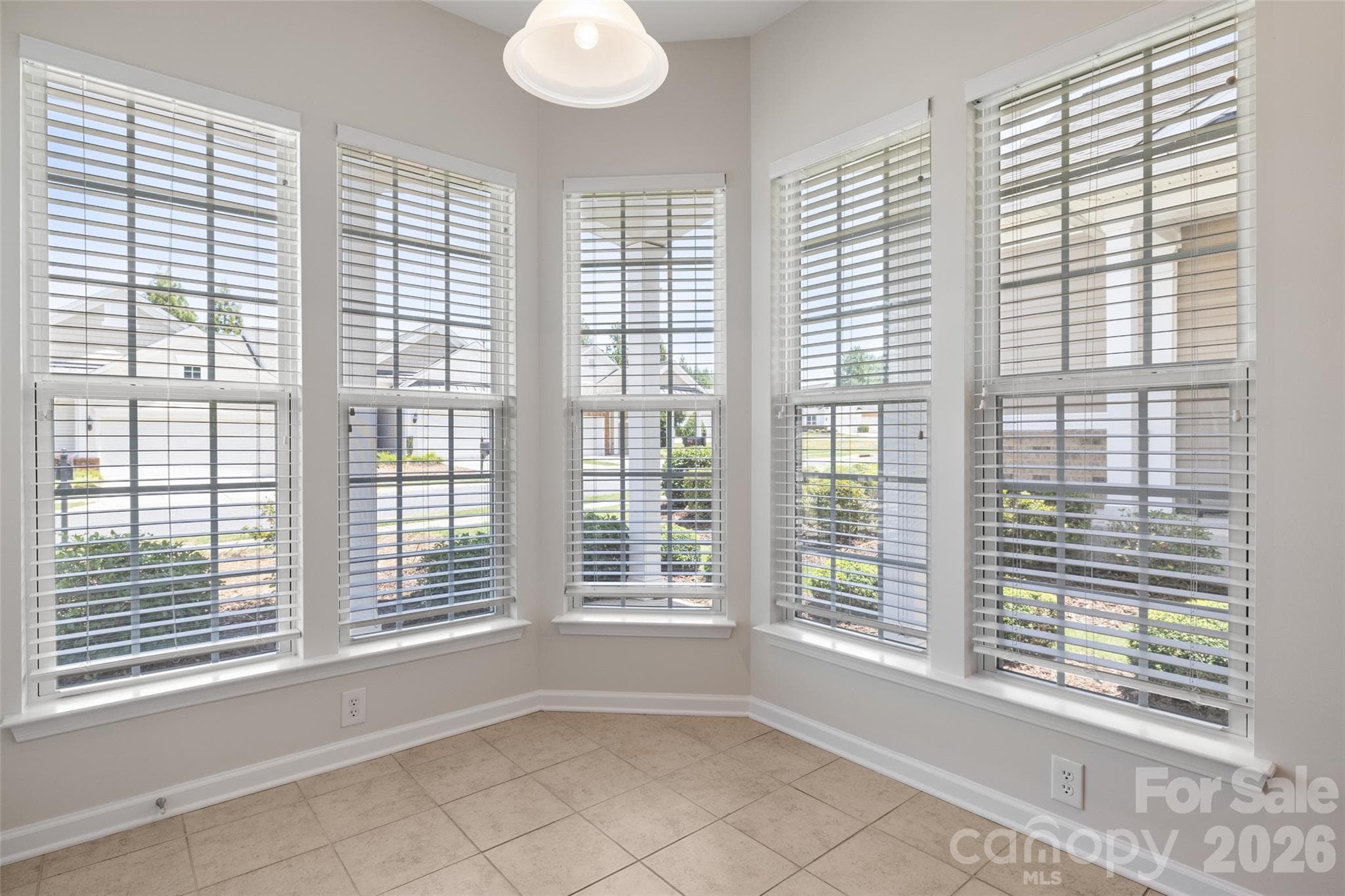 Bright breakfast nook - Indian Land