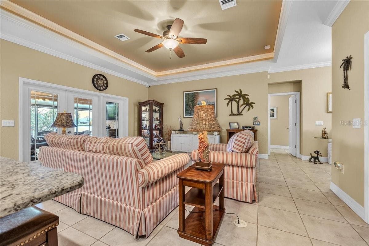 Single Family Residence at 11614 SW COURTLY MANOR DR, LAKE SUZY, photo 5 of 49