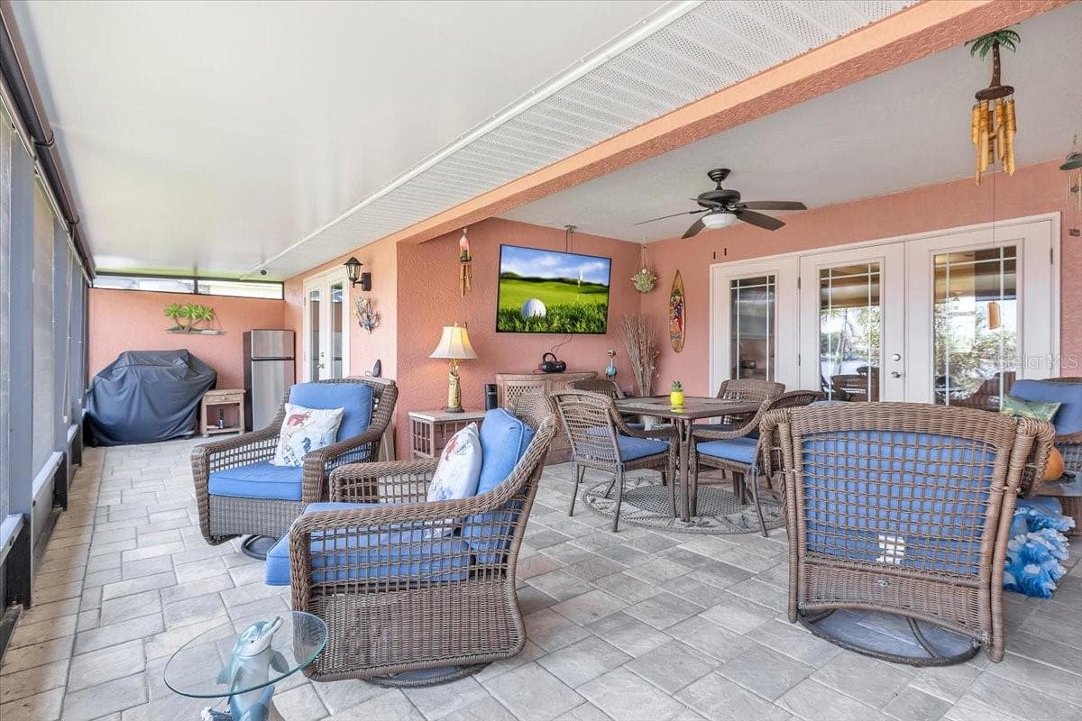 Single Family Residence at 11614 SW COURTLY MANOR DR, LAKE SUZY, photo 31 of 49