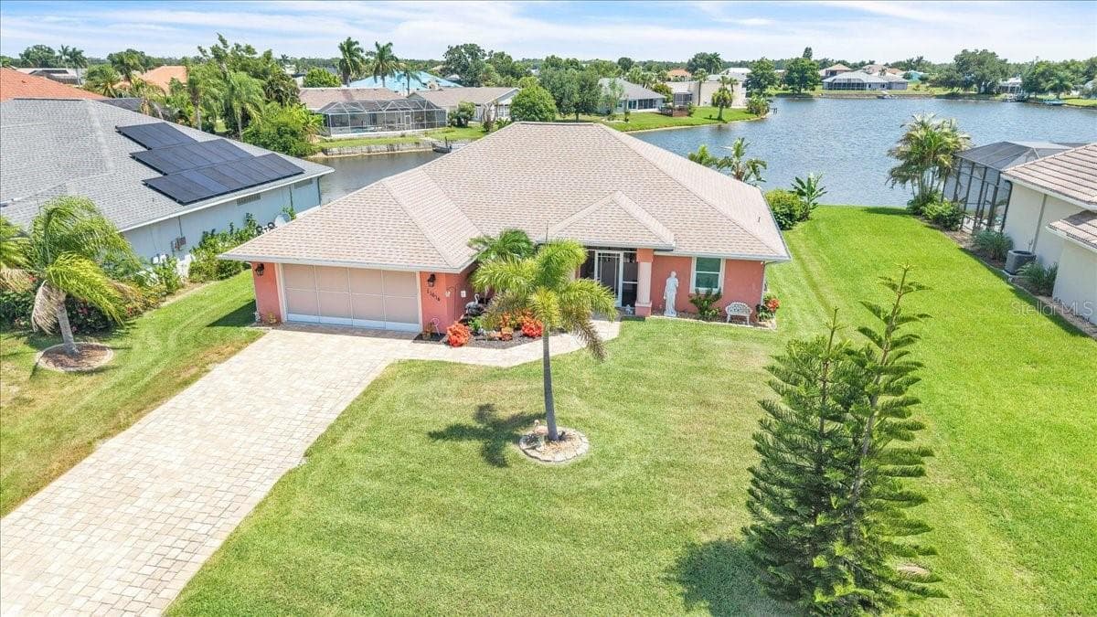 Single Family Residence at 11614 SW COURTLY MANOR DR, LAKE SUZY, photo 48 of 49