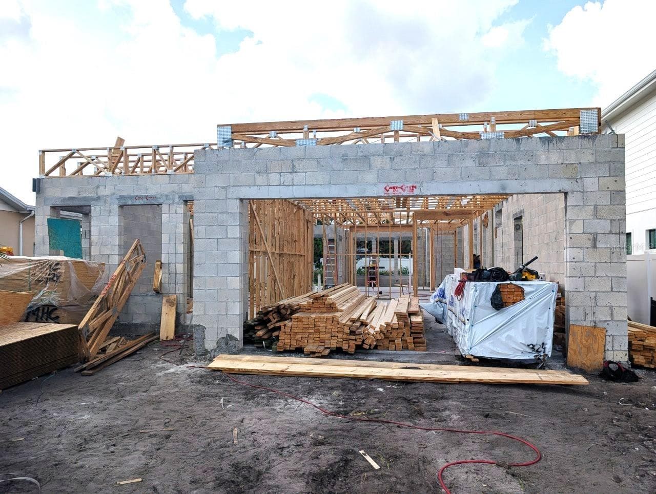 Interior framing - 905 W PLYMOUTH ST, TAMPA