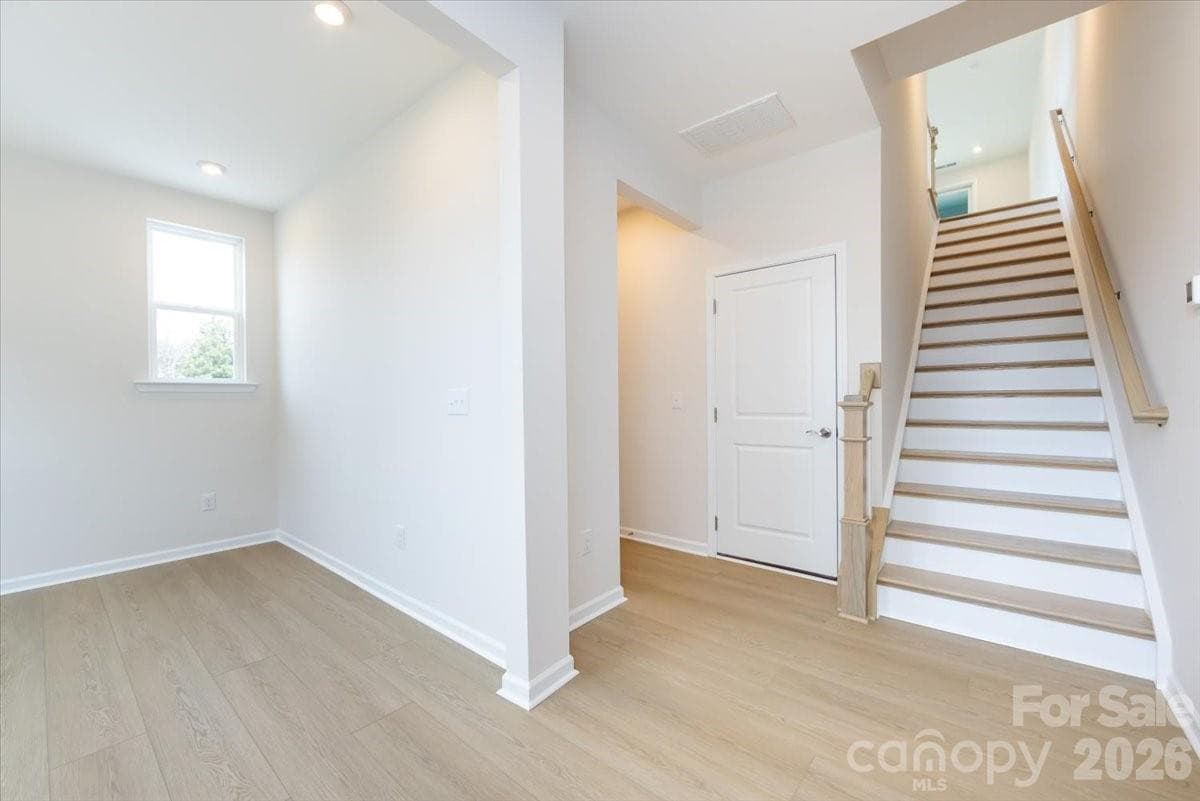 Oak box stairs with open rails - Charlotte