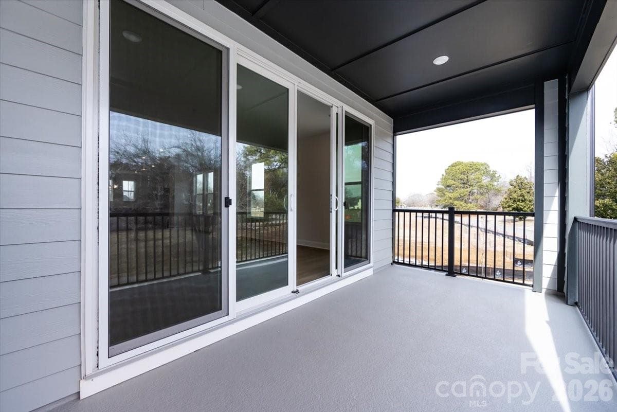 Covered outdoor living - Charlotte