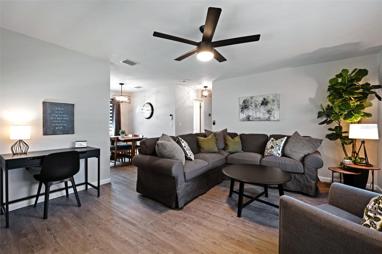 2914 Living - 2910 DADE AVE, ORLANDO