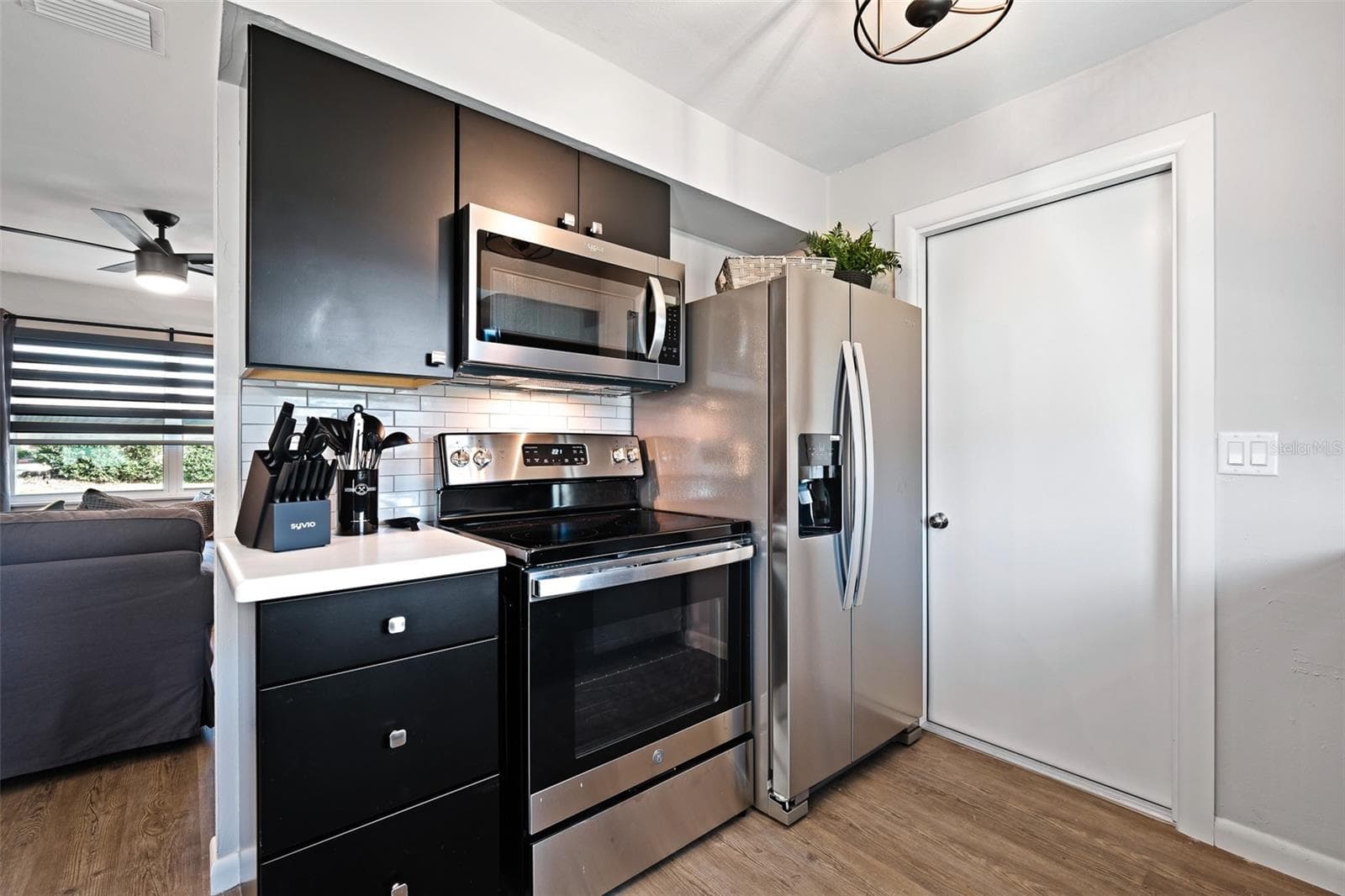 2914 Kitchen - 2910 DADE AVE, ORLANDO