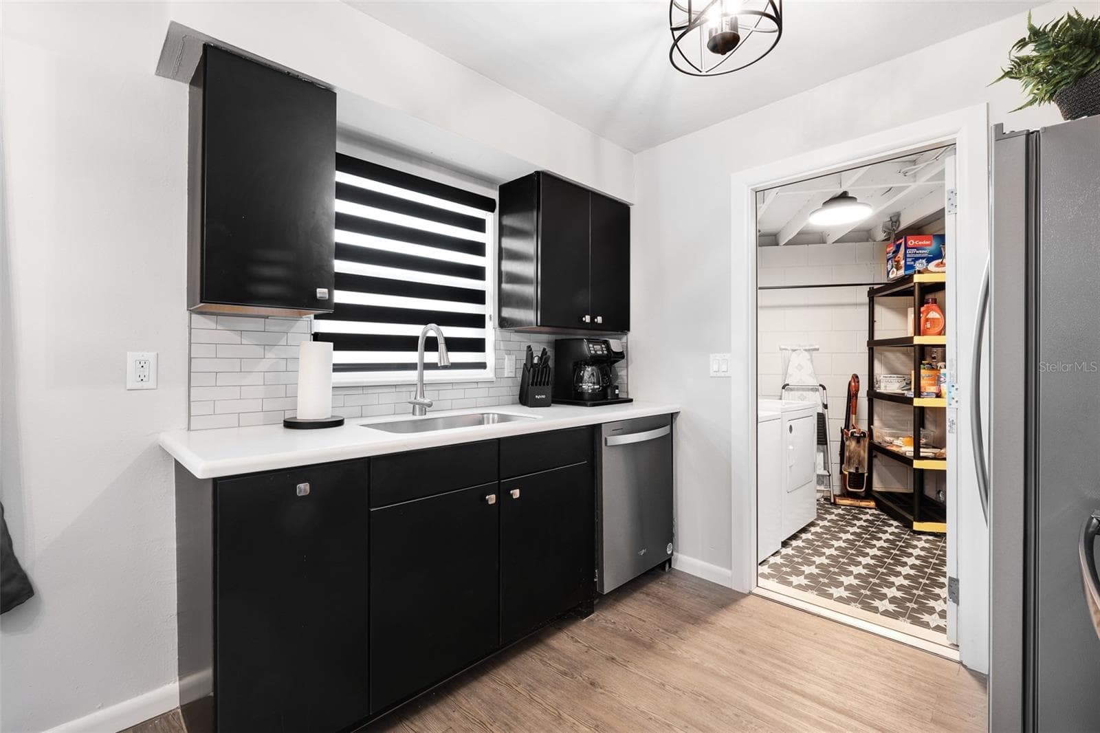 2910 Kitchen - 2910 DADE AVE, ORLANDO