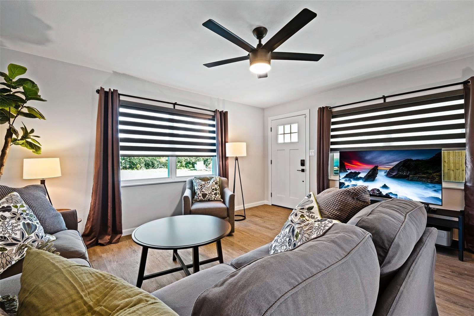 2914 Living - 2910 DADE AVE, ORLANDO