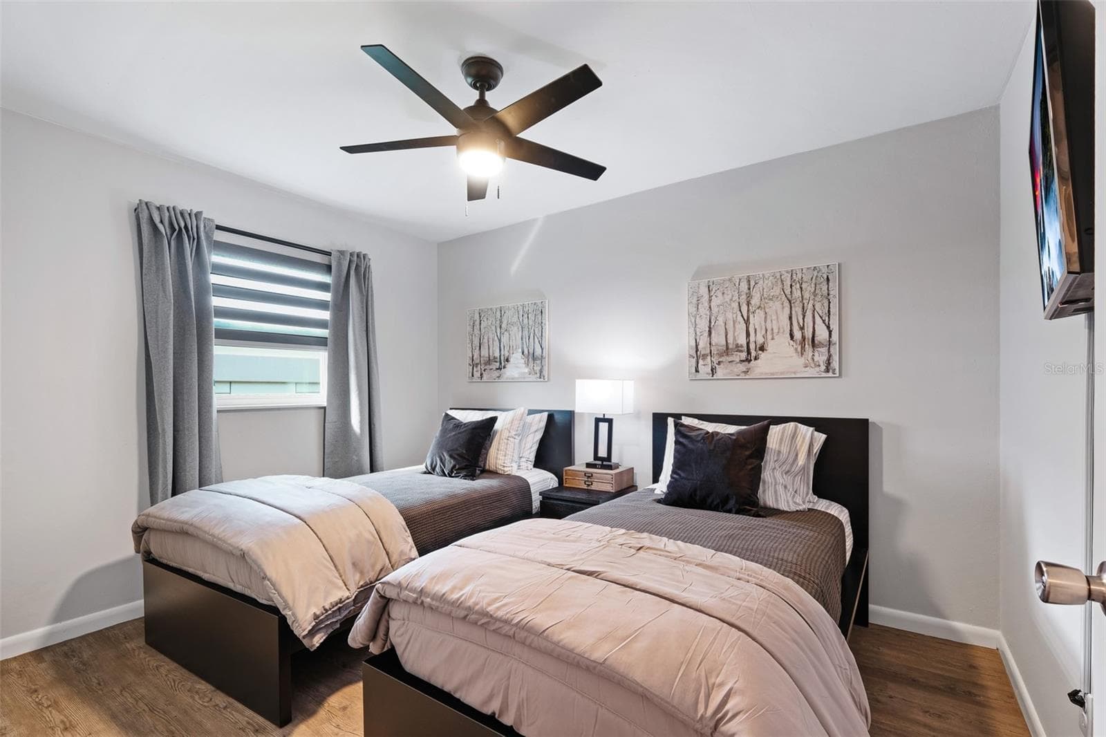 2914 2nd Bedroom - 2910 DADE AVE, ORLANDO