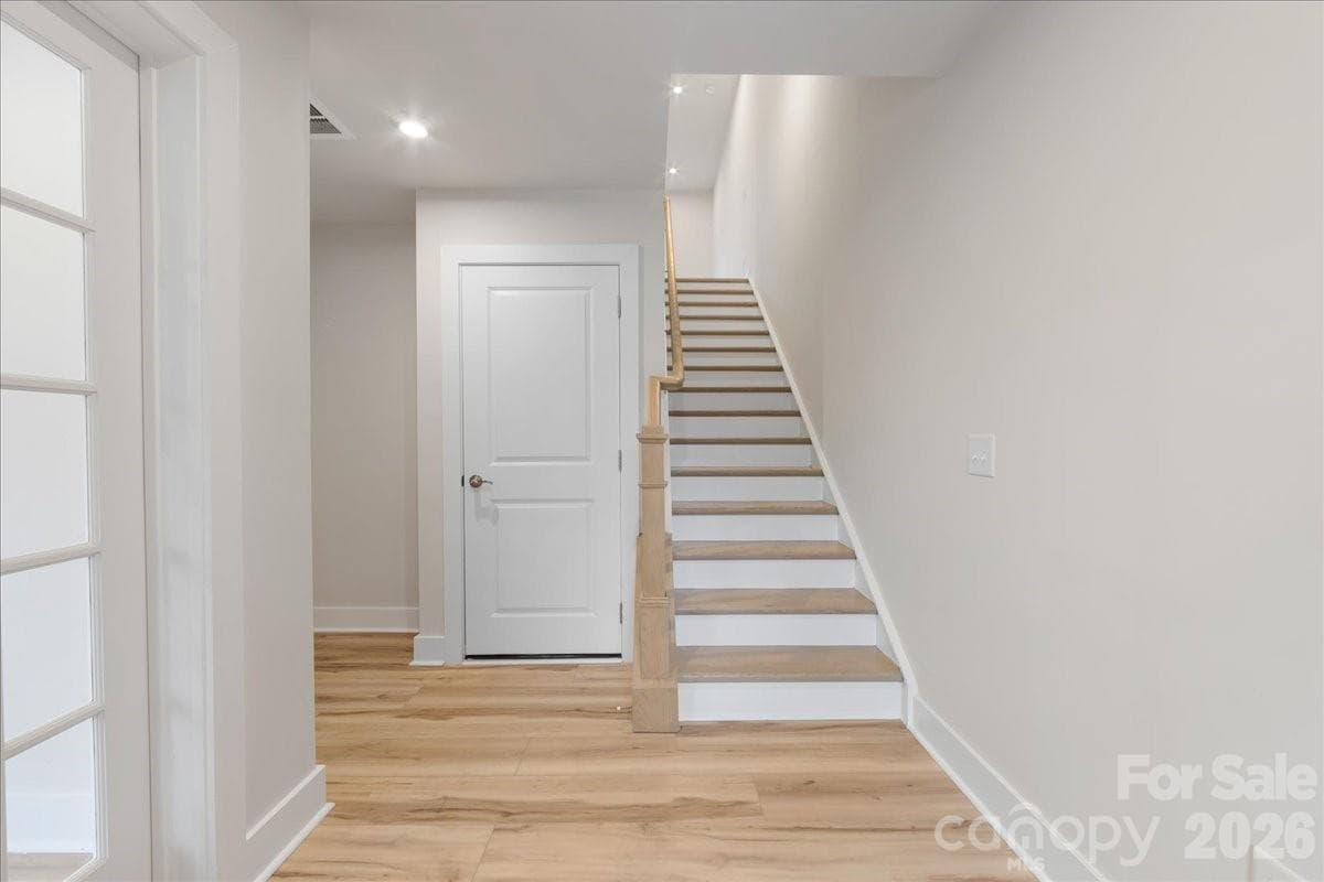Oak box stairs with open rails - Charlotte