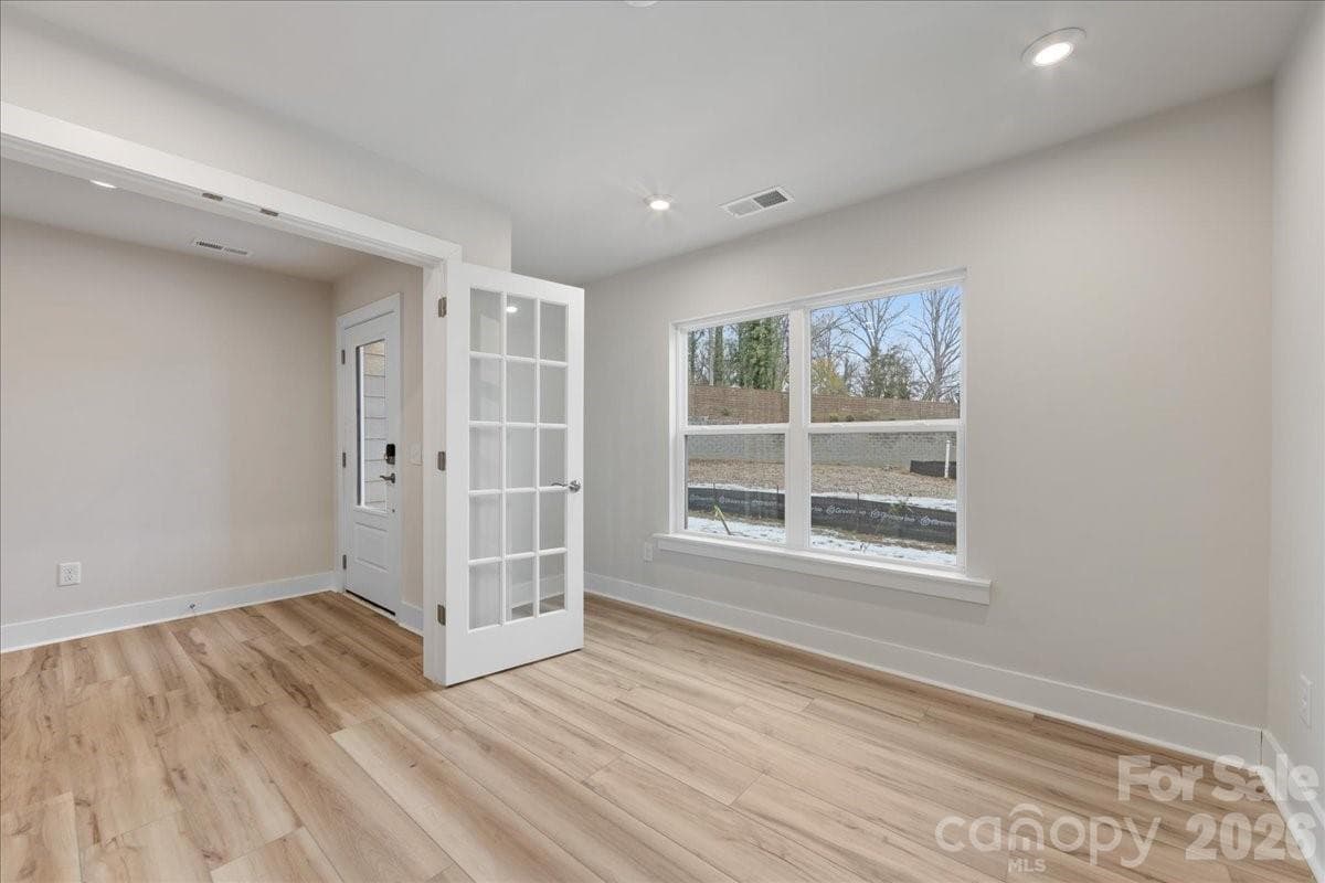 First floor lex space with double French doors - Charlotte