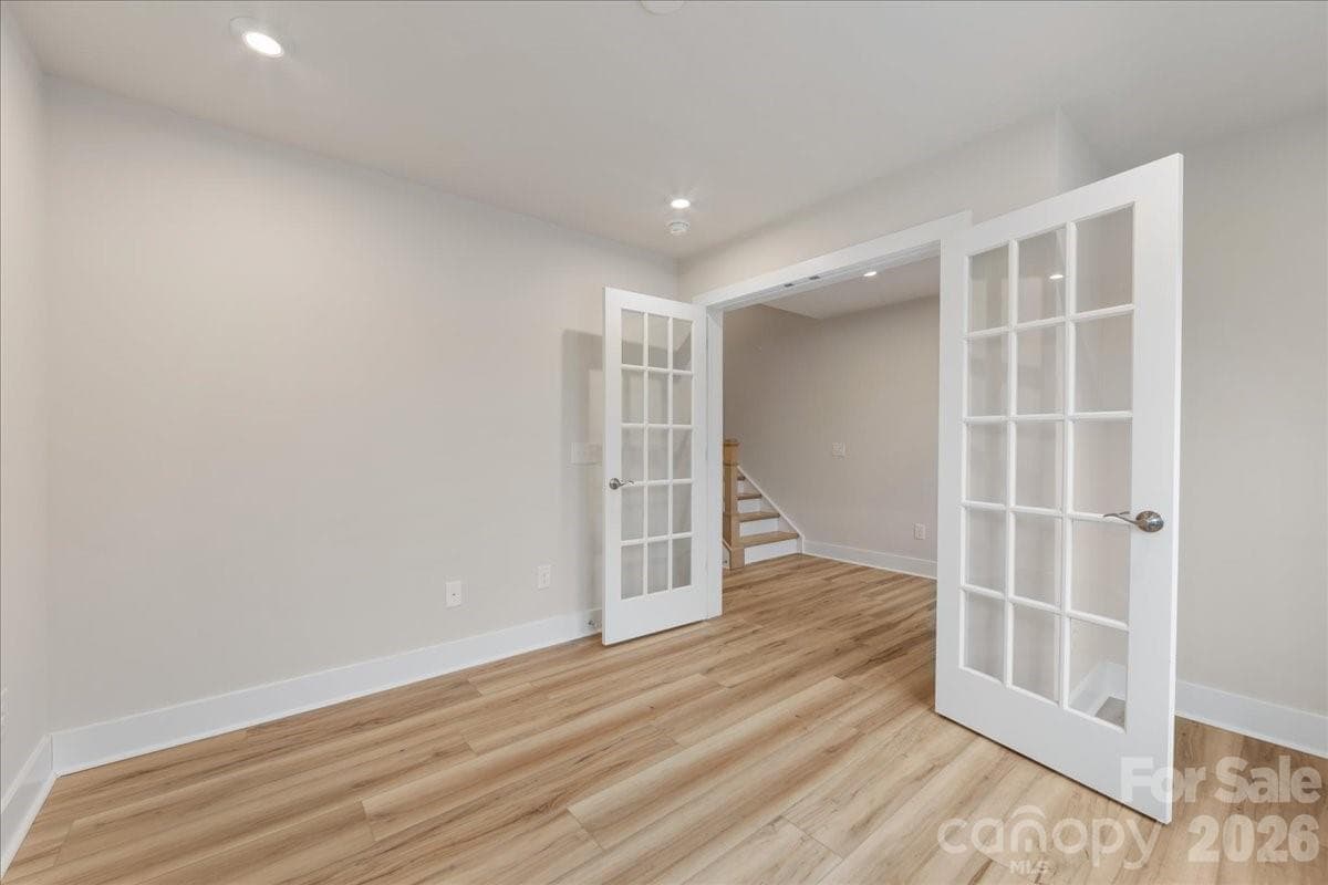 First floor lex space with double French doors - Charlotte