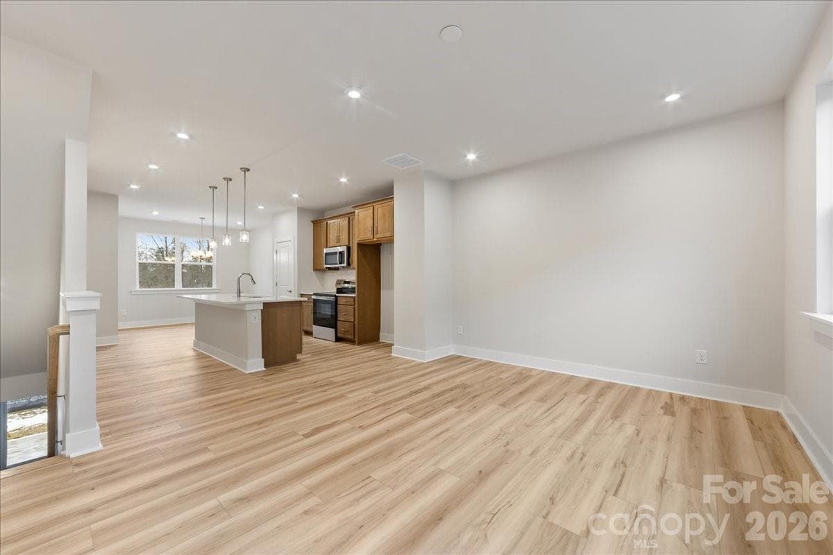 Light filled great room - Charlotte