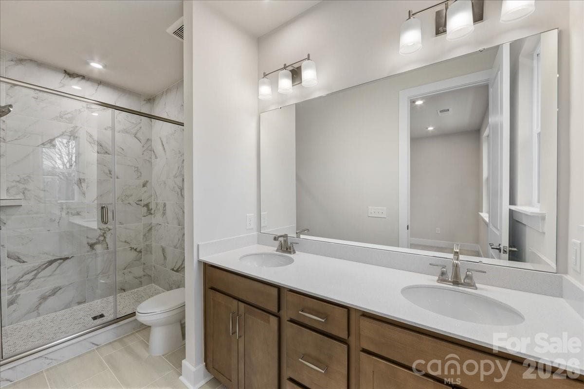 Dual vanity primary bathroom - Charlotte
