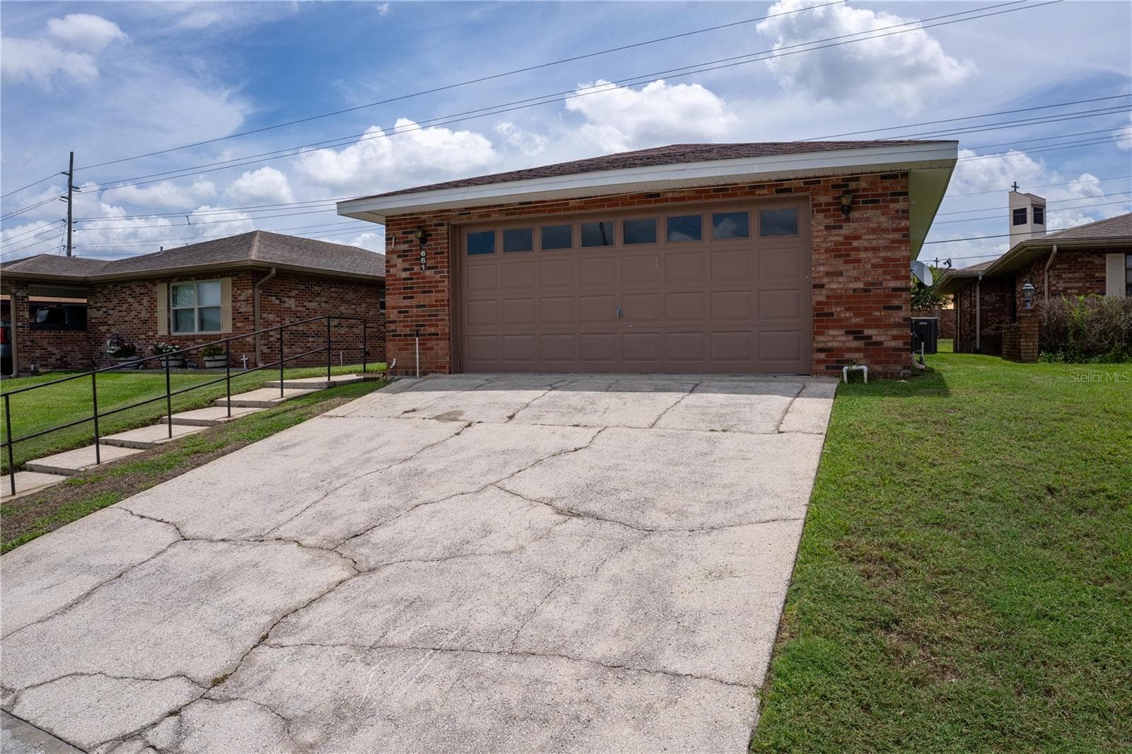 Single Family Residence at 661 LAKE CAROLYN CIR, LAKELAND, photo 4 of 48