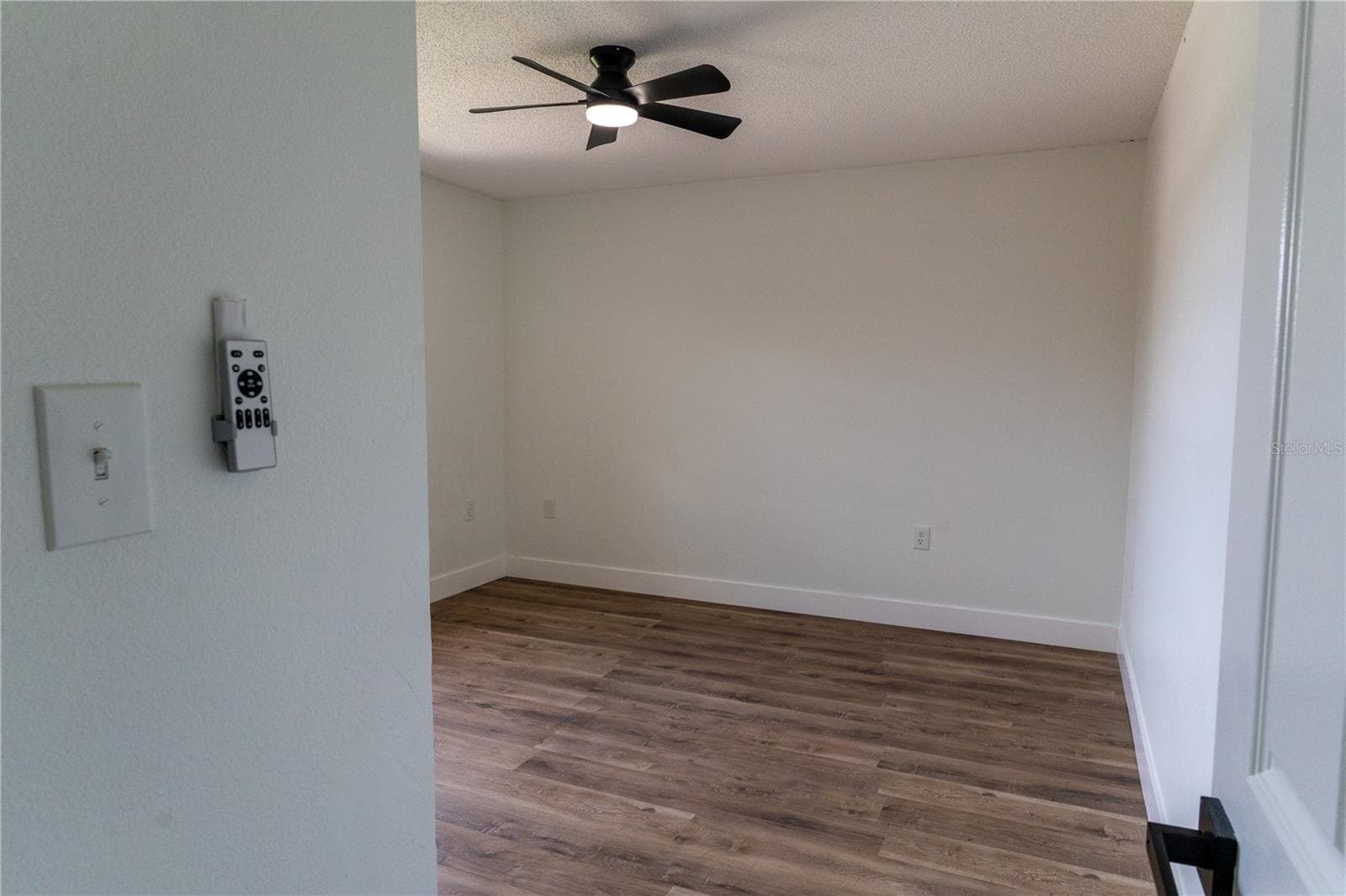 Single Family Residence at 661 LAKE CAROLYN CIR, LAKELAND, photo 17 of 48