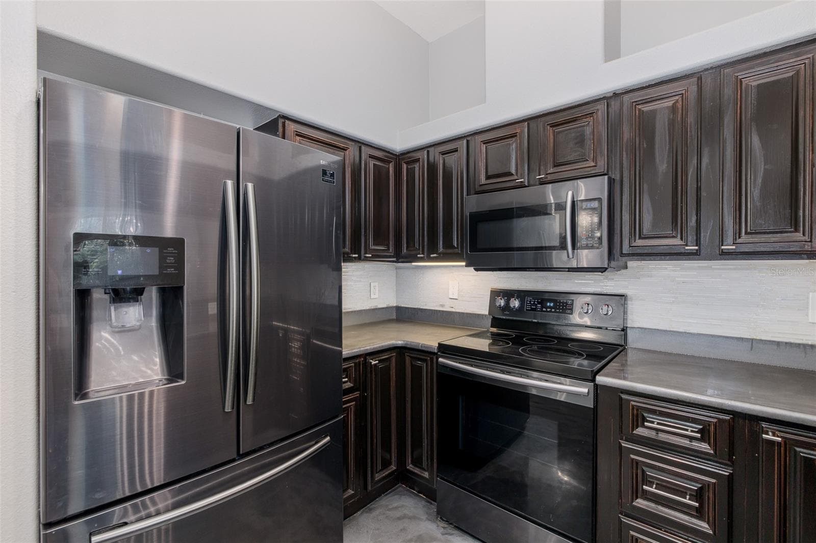 Townhouse at 2989 ESTANCIA PL, CLEARWATER, photo 12 of 45