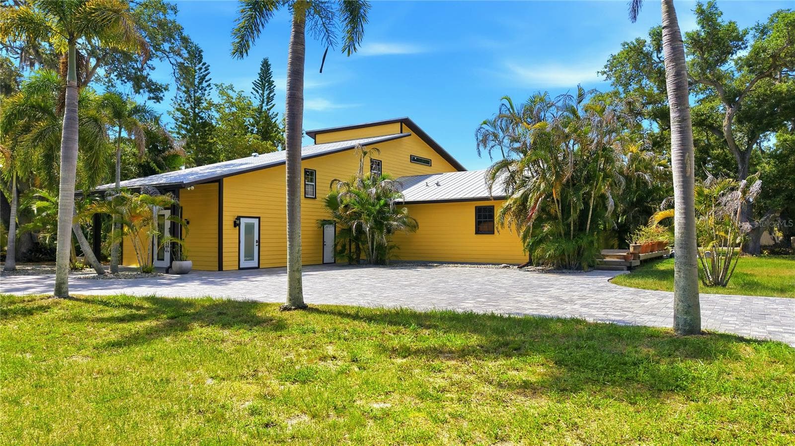 MAIN HOUSE - 3348 ALAMO LN, SARASOTA