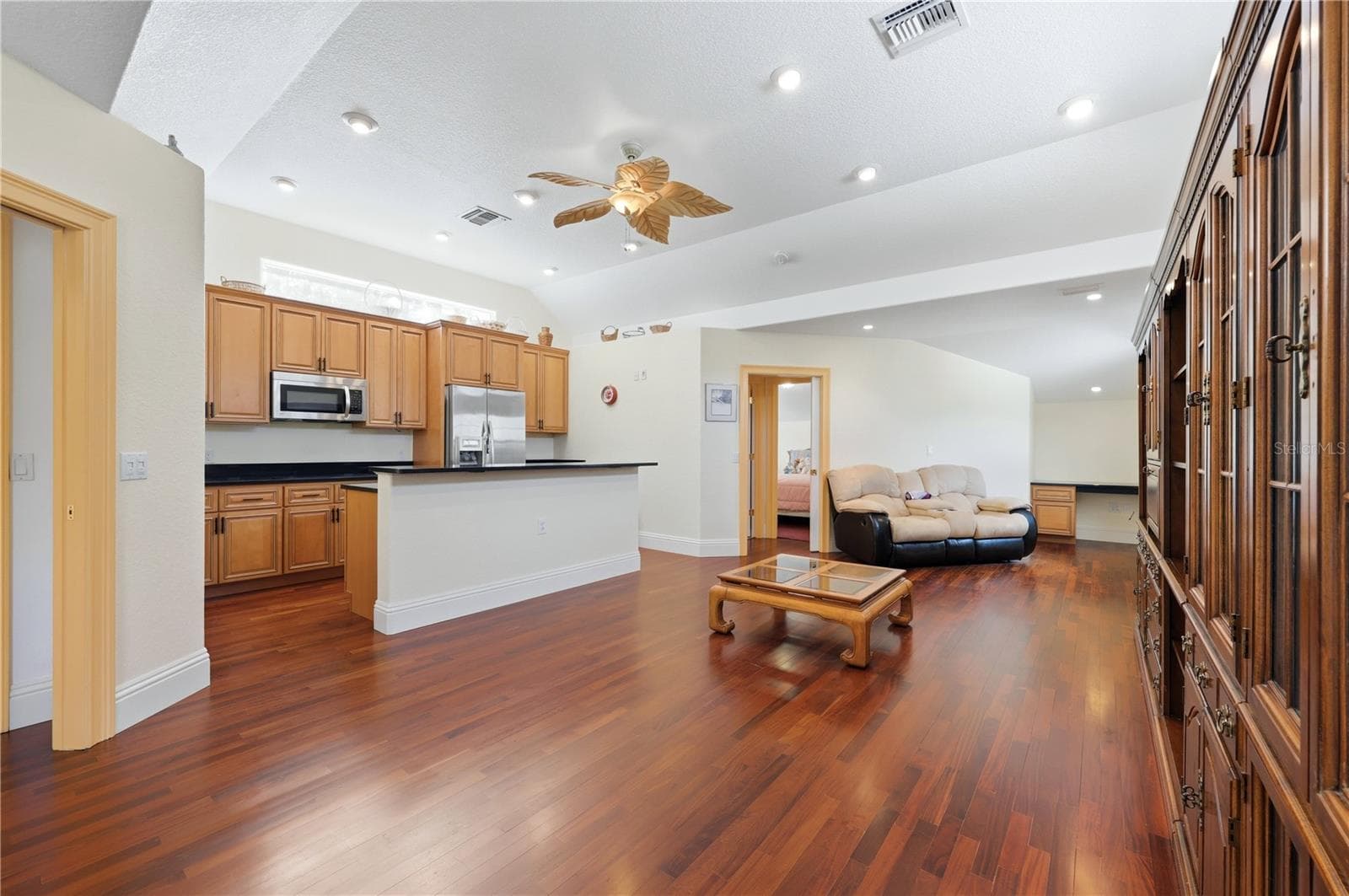 UNIT C LIVING ROOM - 3348 ALAMO LN, SARASOTA