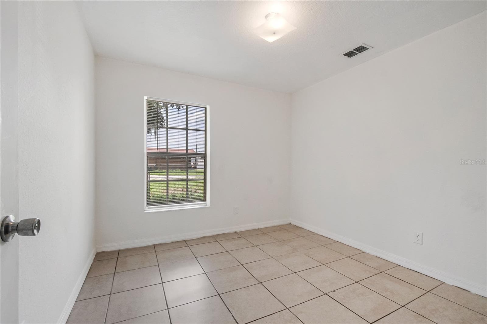 Single Family Residence at 712 VIRGINIA AVE, AUBURNDALE, photo 14 of 34