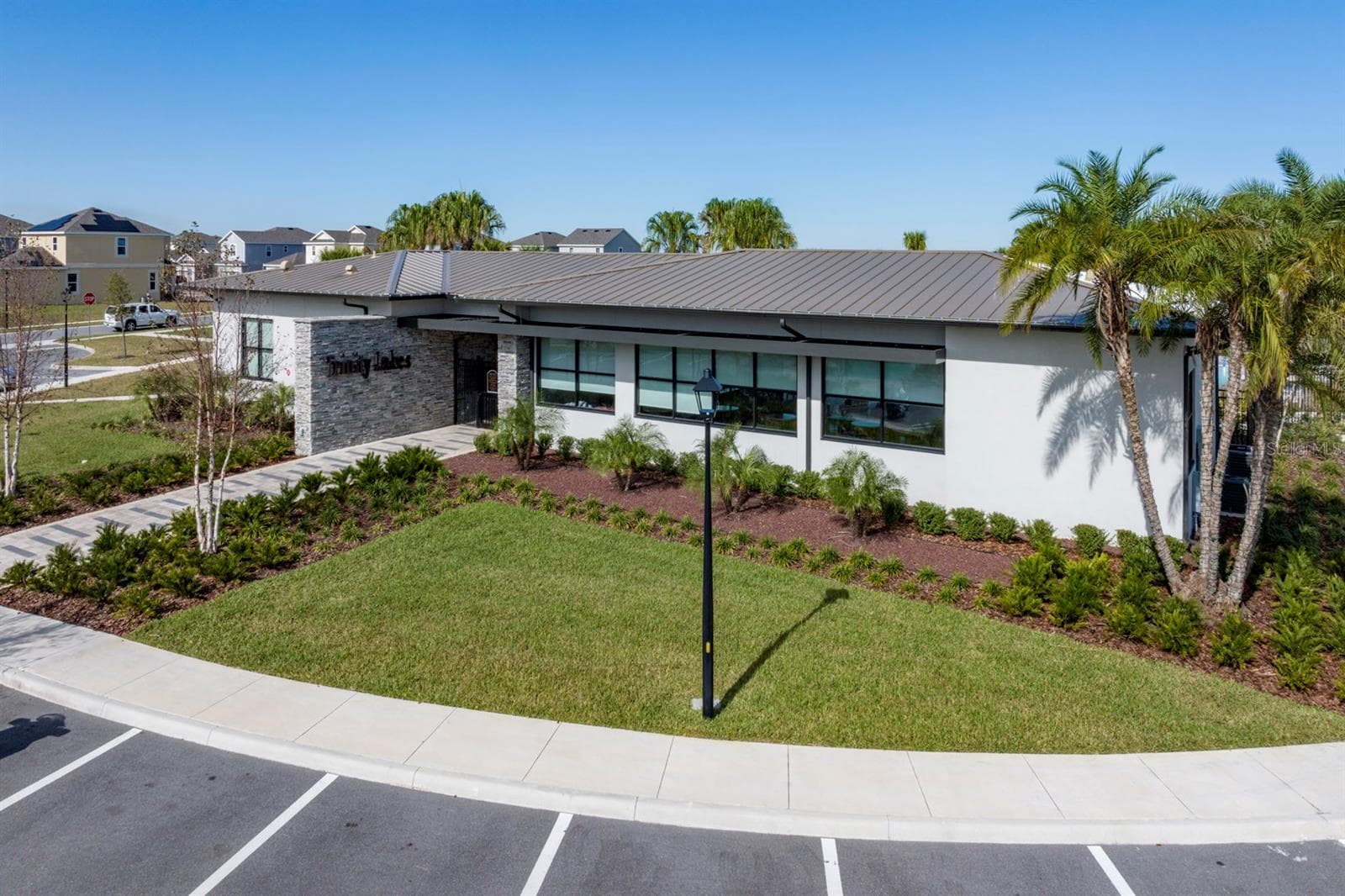 Single Family Residence at 7052 ROLLING LEAF RD, GROVELAND, photo 16 of 19