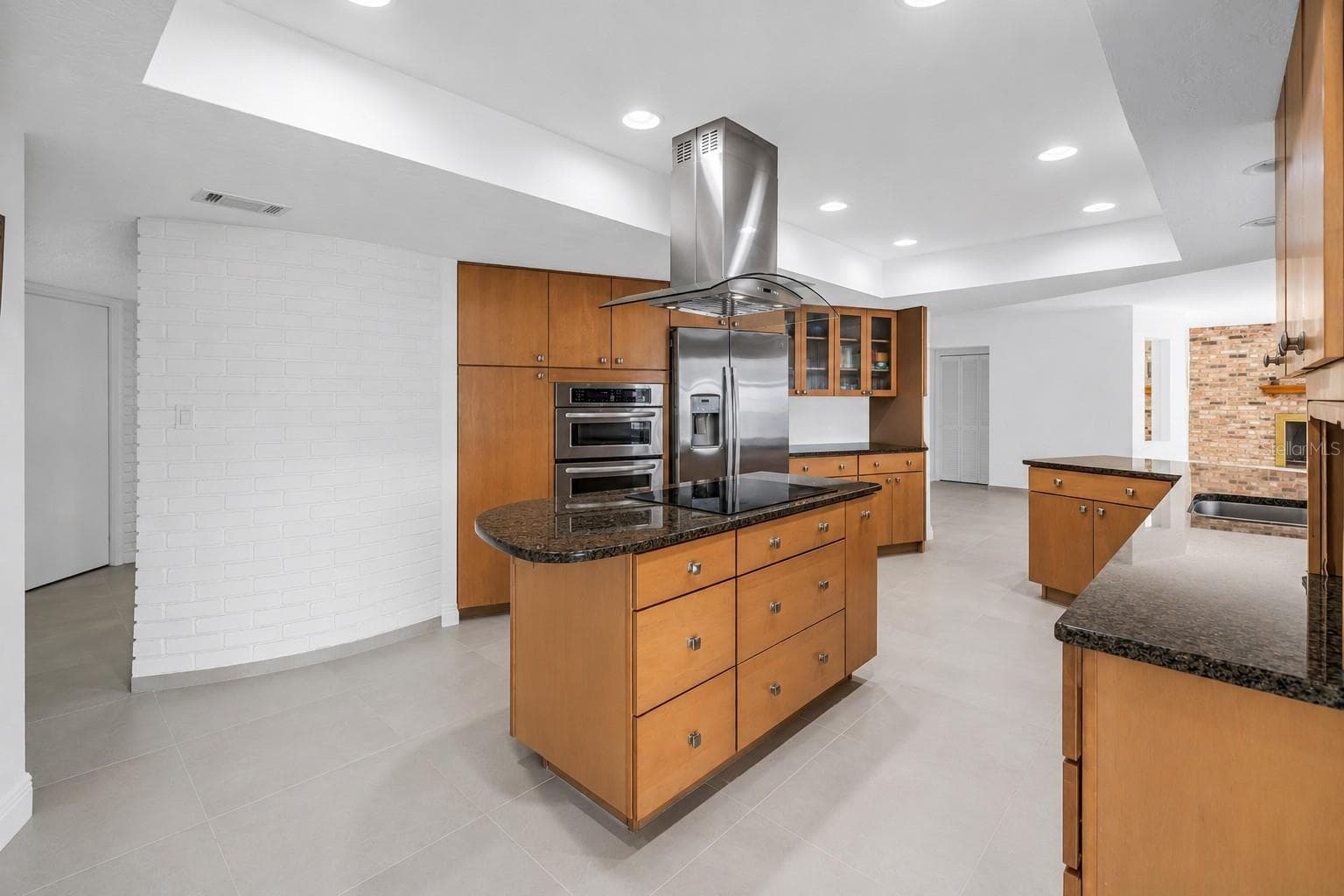 Single Family Residence at 2067 MASSACHUSETTS AVE NE, ST PETERSBURG, photo 9 of 62