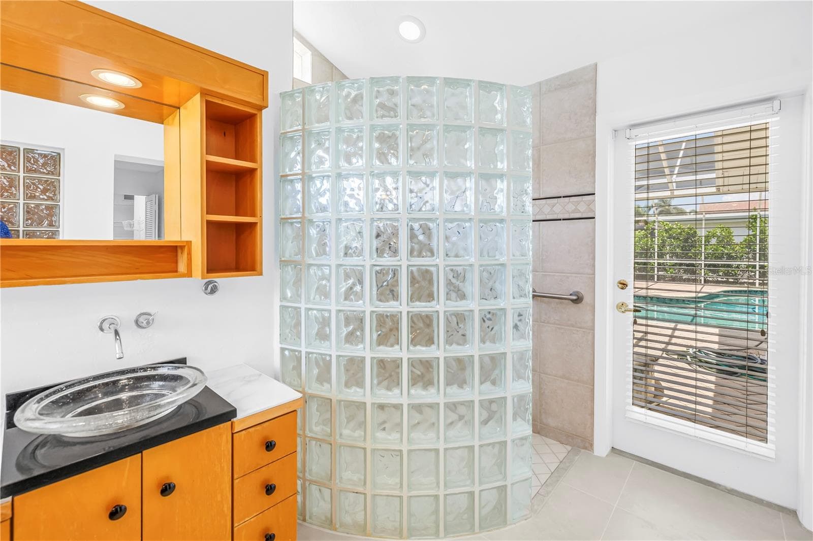Single Family Residence at 2067 MASSACHUSETTS AVE NE, ST PETERSBURG, photo 22 of 62