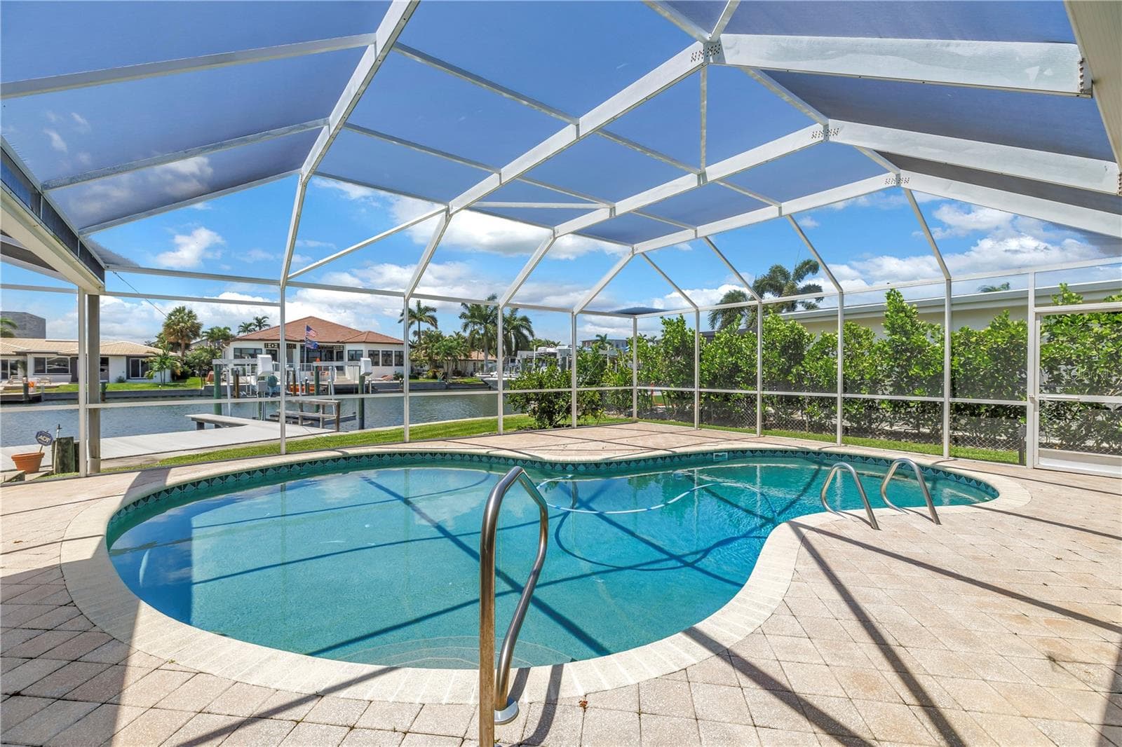 Single Family Residence at 2067 MASSACHUSETTS AVE NE, ST PETERSBURG, photo 34 of 62
