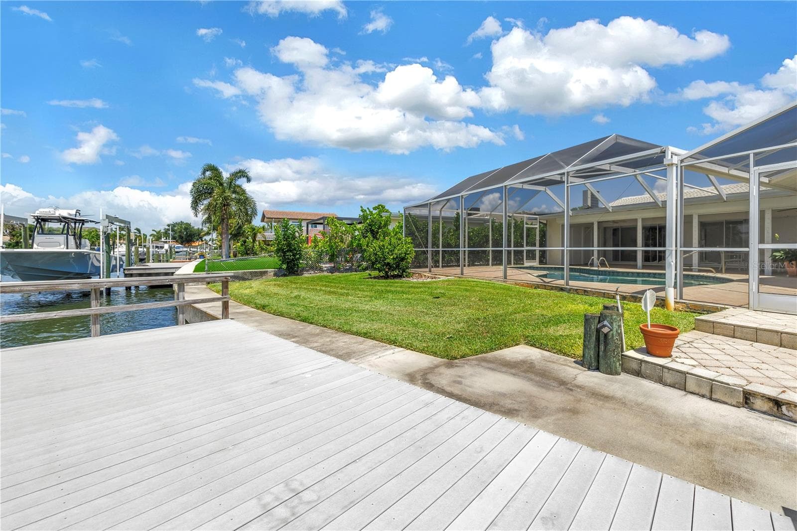 Single Family Residence at 2067 MASSACHUSETTS AVE NE, ST PETERSBURG, photo 43 of 62