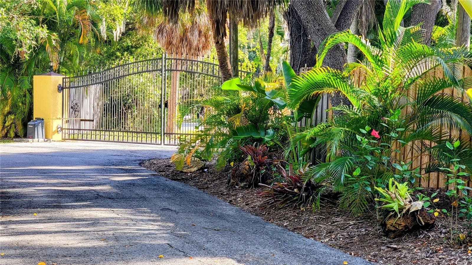 Single Family Residence at 3348 ALAMO LN, SARASOTA, photo 4 of 99