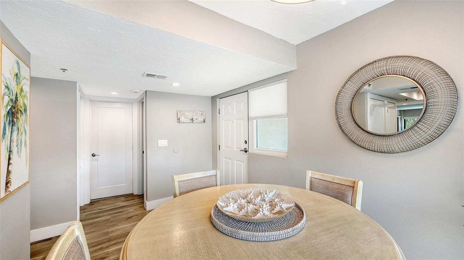 Condominium at 1001 POINT OF ROCKS RD #208, SARASOTA, photo 11 of 63