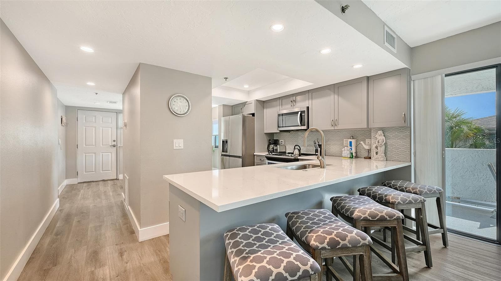 Condominium at 1001 POINT OF ROCKS RD #208, SARASOTA, photo 20 of 63